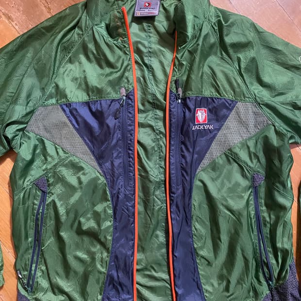 블랙야크 그린 바람막이 110
