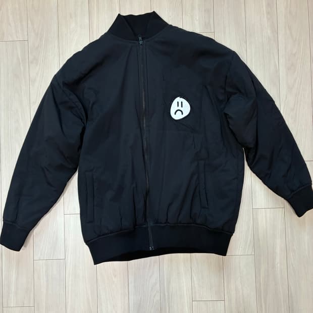 Être Cécile 에뜨레세실 새드페이스 패치 오버사이즈 봄버 재킷 S