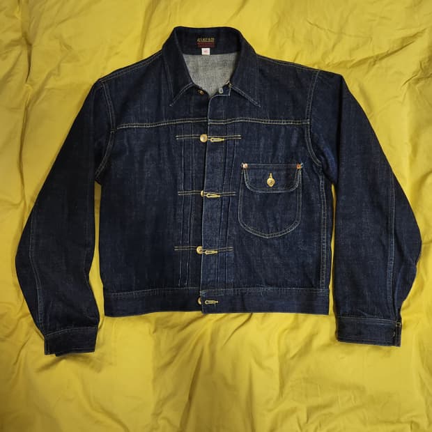 AT LAST & Co 147J