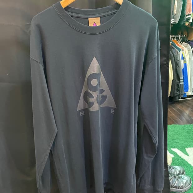 나이키 acg 롱슬리브