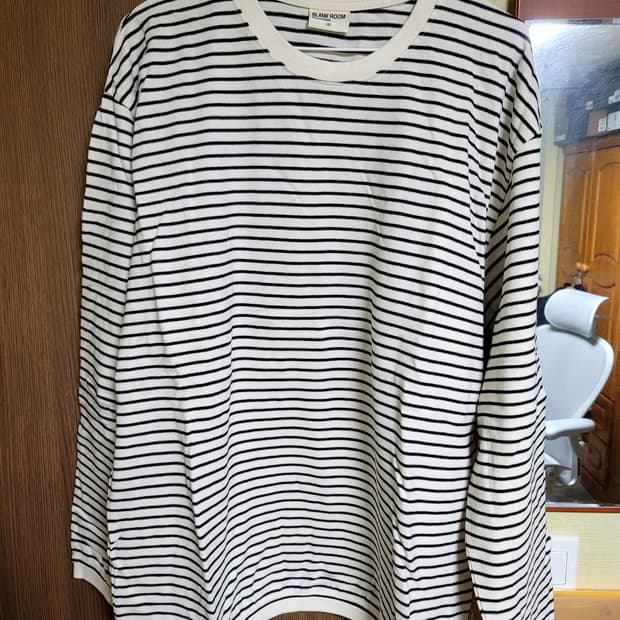 블랭크룸 스트라이프 긴팔 티셔츠