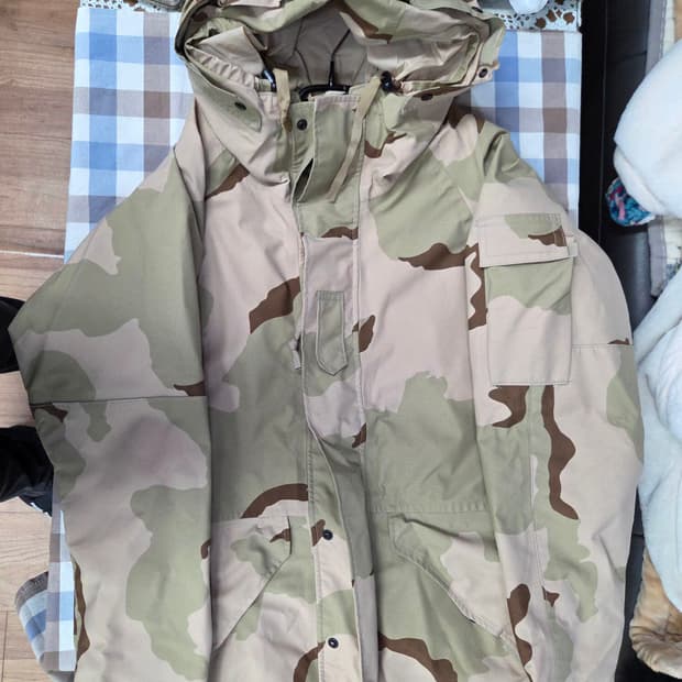 가슴85-95)ECWCS gen1 사막3색 고어텍스파카