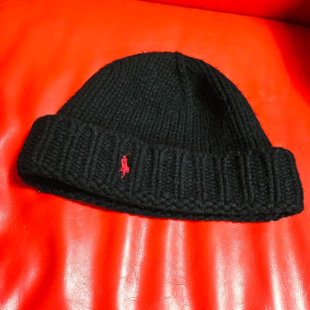 폴로랄프로렌 시그니쳐 레드 자수 숏 비니 