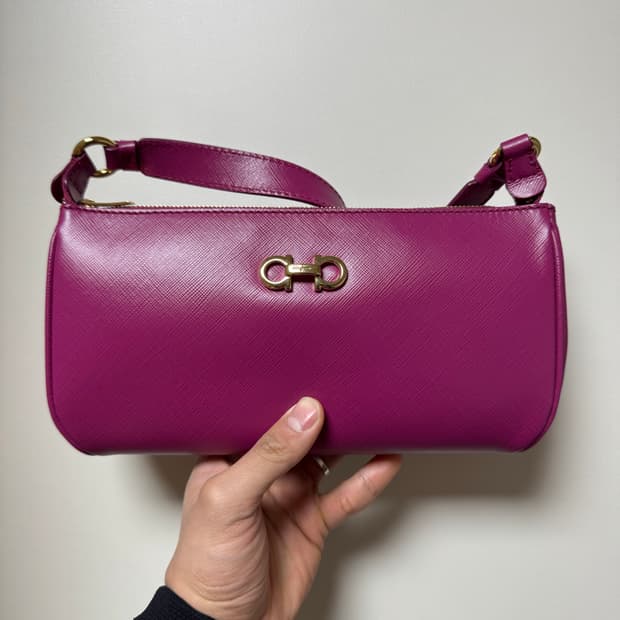 살바토레 페레가모 리제타 숄더백