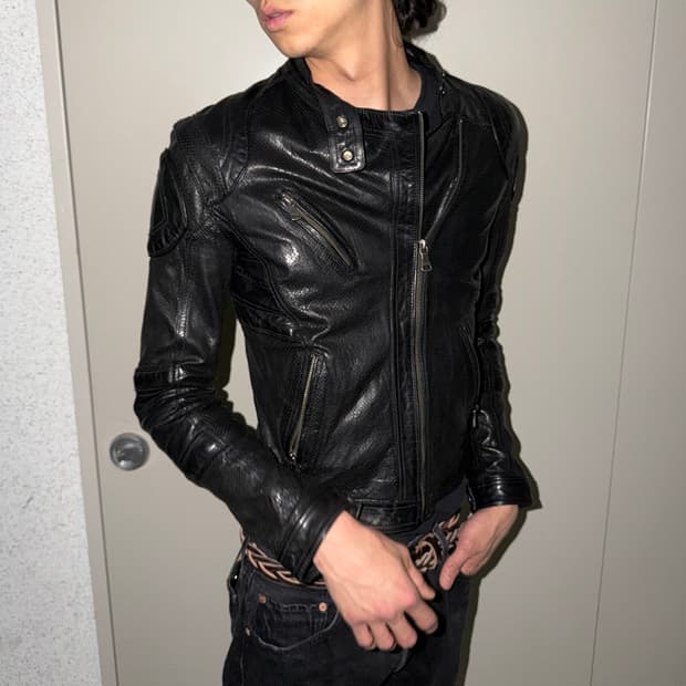 돌체앤가바나 퍼포레이션 레더 자켓