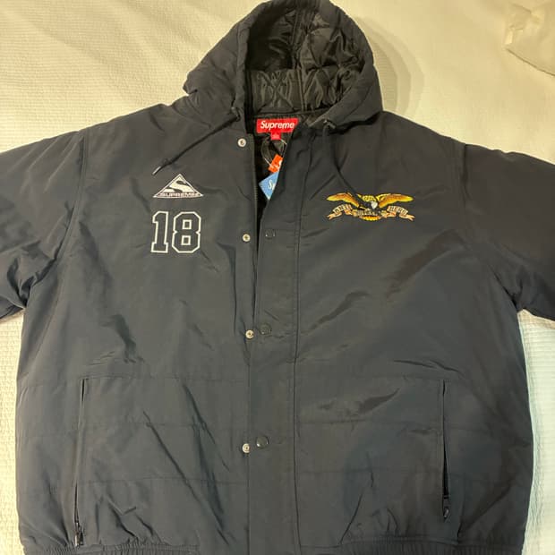 슈프림 안티히어로 스타디움자켓 라지