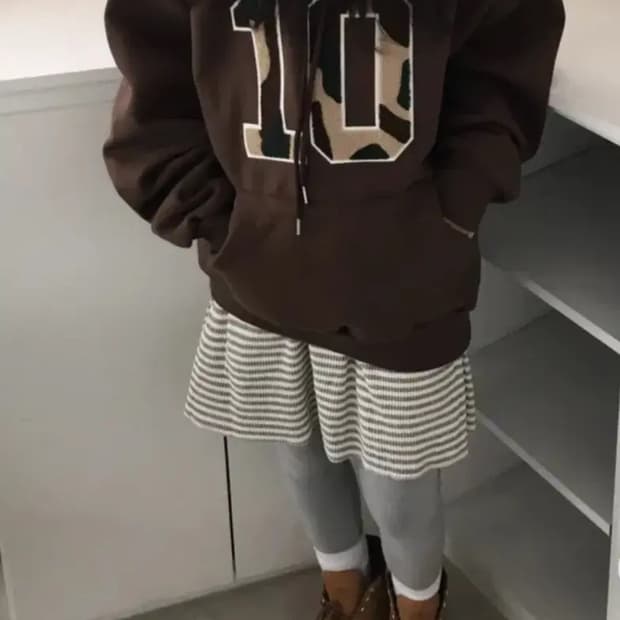 10패치 후드티