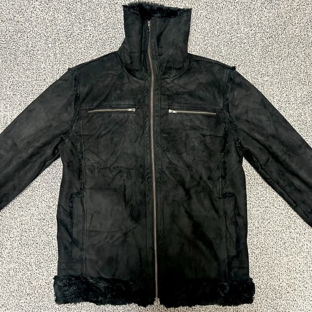 Bleach Sound Black Shearling Mustang