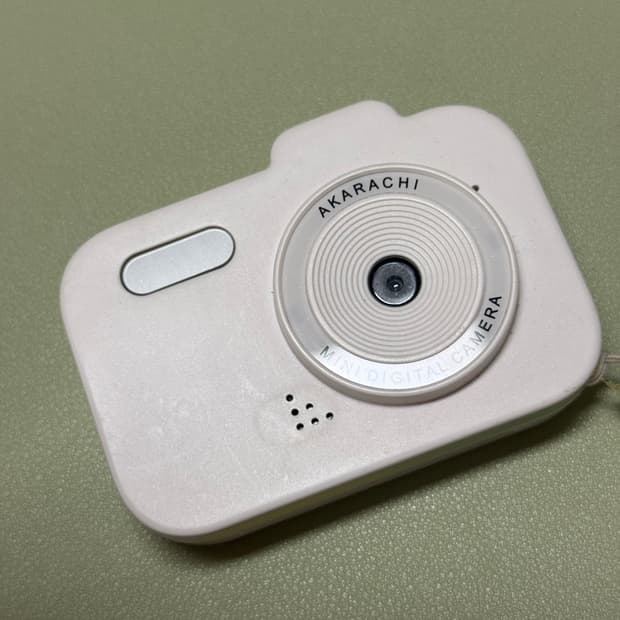 아카라치 카메라