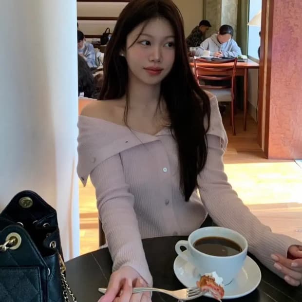 온트 celi 오프숄더 니트 핑크