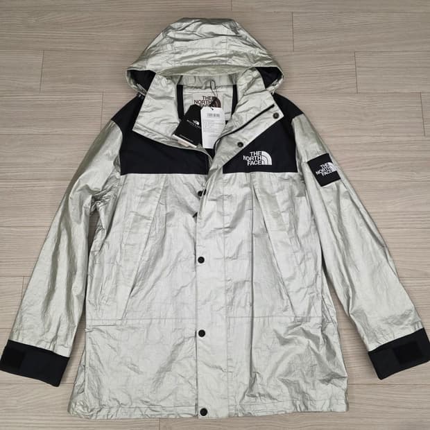 슈프림 맛 노스페이스  마운틴 자켓 미시착 새상품