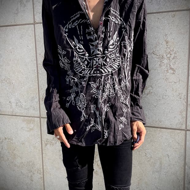 “Vintage” 00‘s V-Kei Gothic Print Shirts