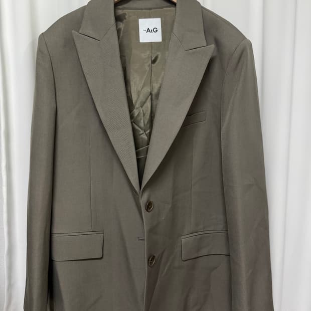 the AtG 더엣지 블레이저 자켓