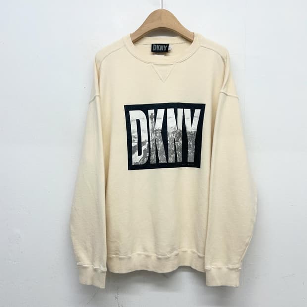 DKNY 아이보리 맨투맨 티셔츠(made in usa)