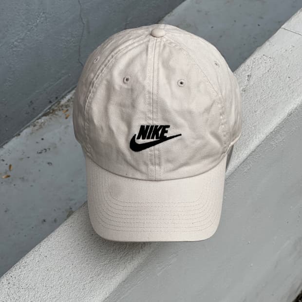 [F] 나이키 로고 아이보리 볼캡 모자