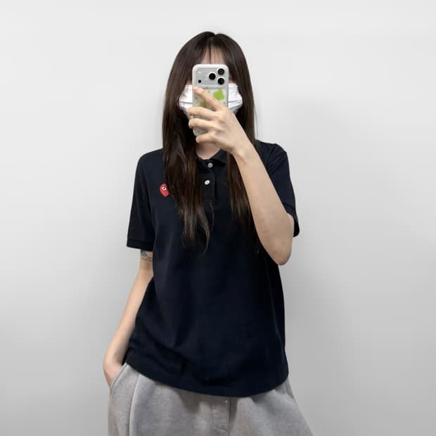 꼼데가르송 하트 와펜 카라티 네이비