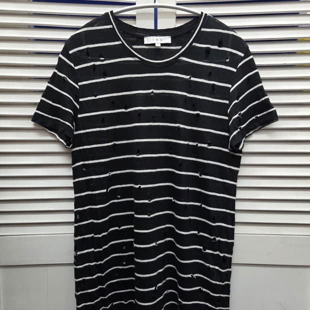 이로 스트라이프 펀칭 린넨 티셔츠