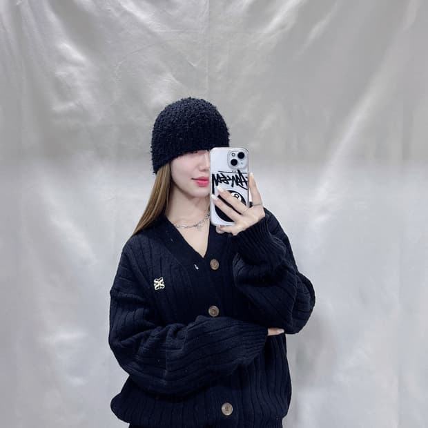 세터 블랙 스몰로고 가디건 