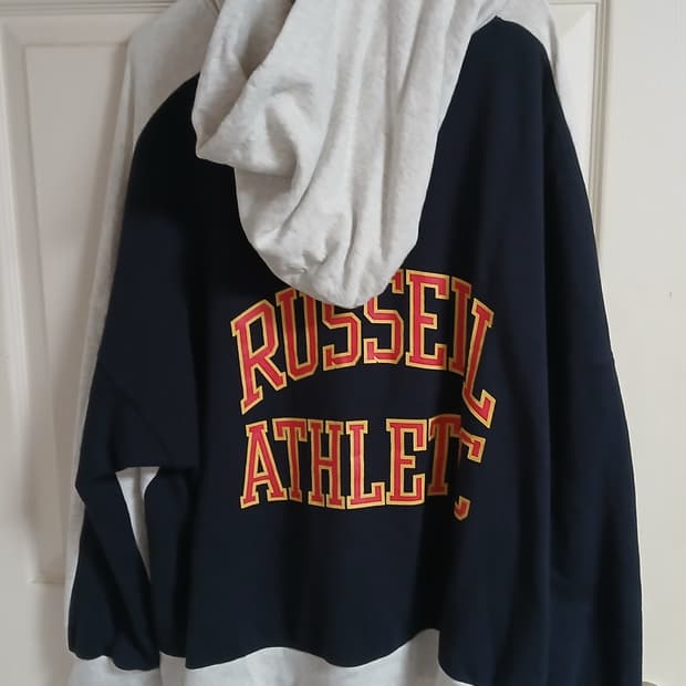 러셀 후드티