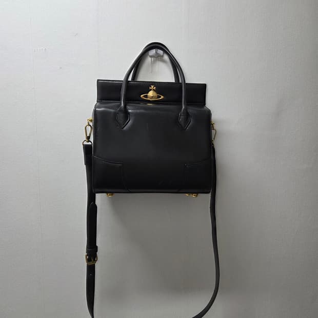 비비안웨스트우드 블랙 토트백 숄더백