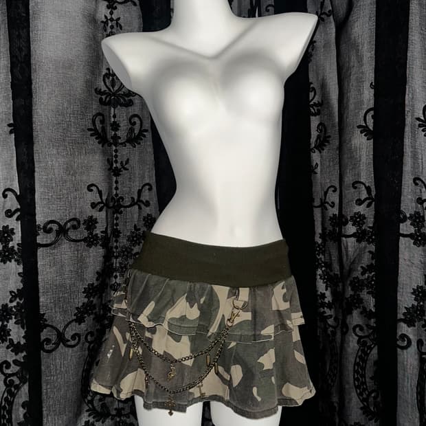 camouflage chain layered mini skirt