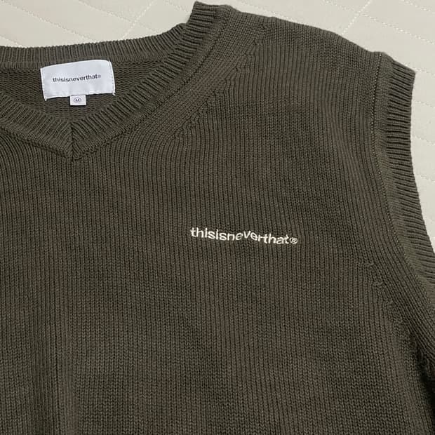 [새상품]디스이즈네버댓 브이넥 니트 카키