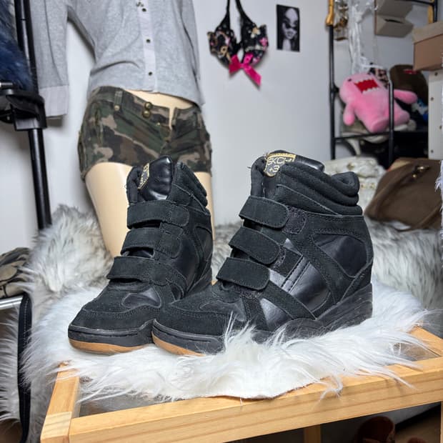 스케쳐스 웨지힐 스니커즈