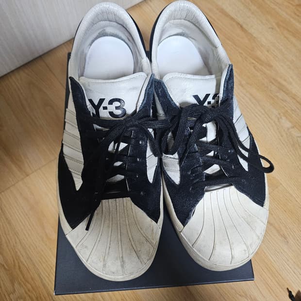 요지스타 검흰 44(285)