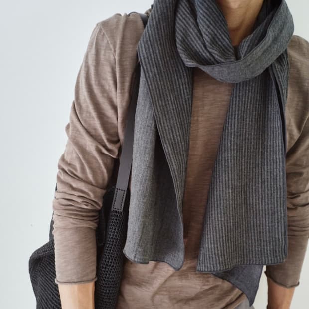 모노프리베 Textured Square Long Scarf 스카프