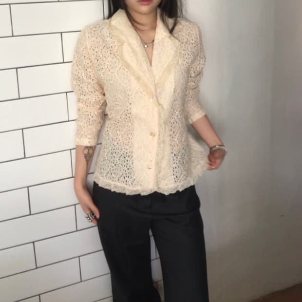 Fashion park 레이스 펀칭 블라우스 / M-L 사이즈