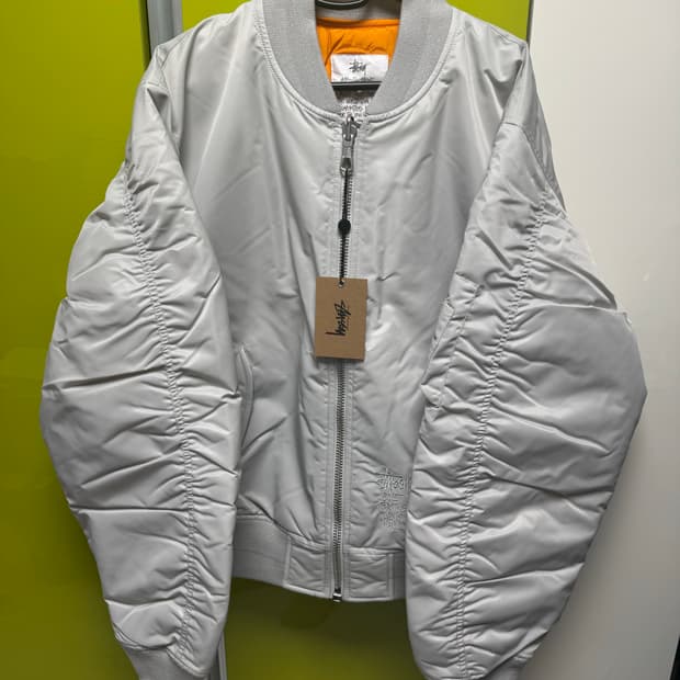 [L] 스투시 빌트 리버시블 봄버 그레이