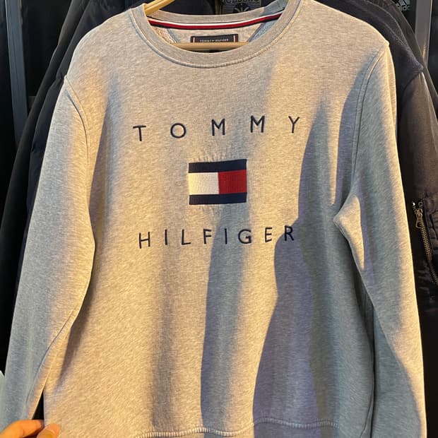 타미힐피거 맨투맨 s