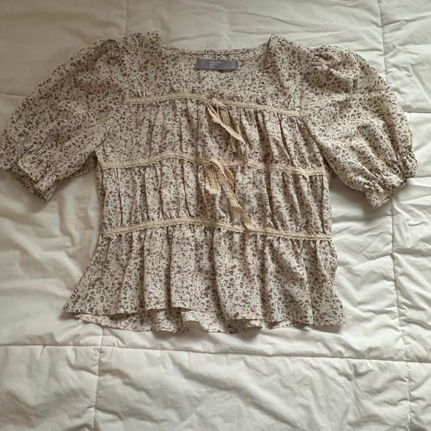 에잇세컨즈 블라우스