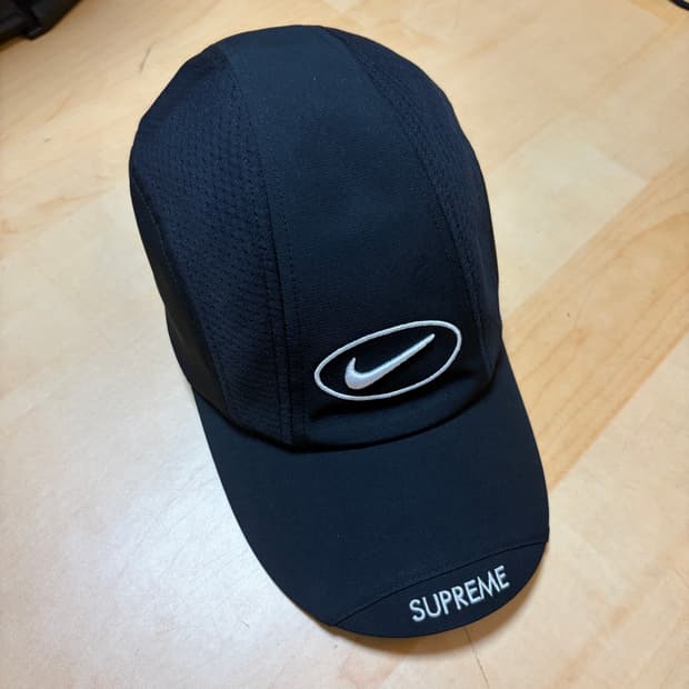 슈프림 x 나이키 러닝햇 25SS