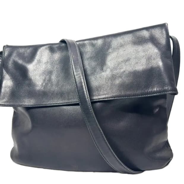 이세이미야케 아카이브 아임 프로덕드 소가죽 숄더백