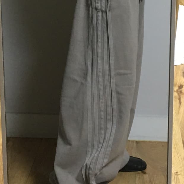 도즈 Line pigment training pants beige