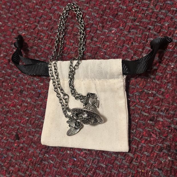 비비안웨스트우드 목걸이