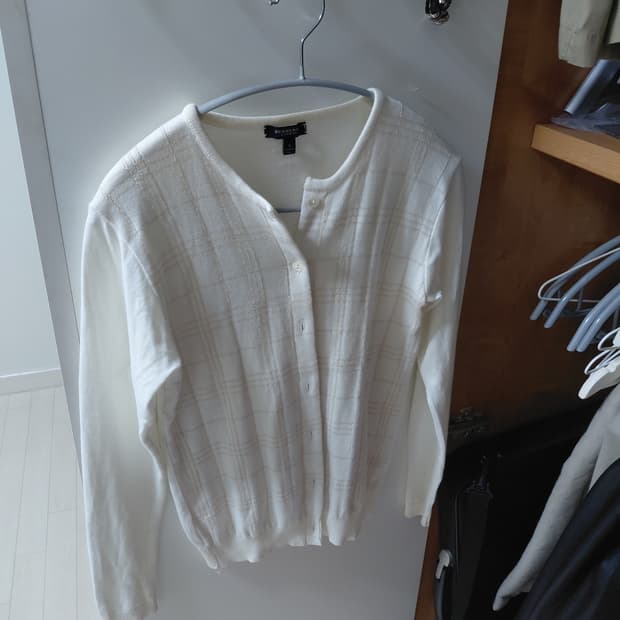 버버리 런던 가디건 화이트 