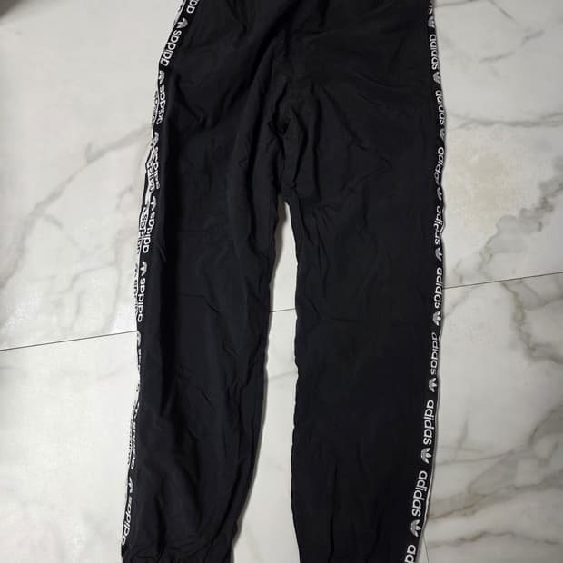 아디다스 트랙팬츠 XS 블랙 사이드로고 조거팬츠