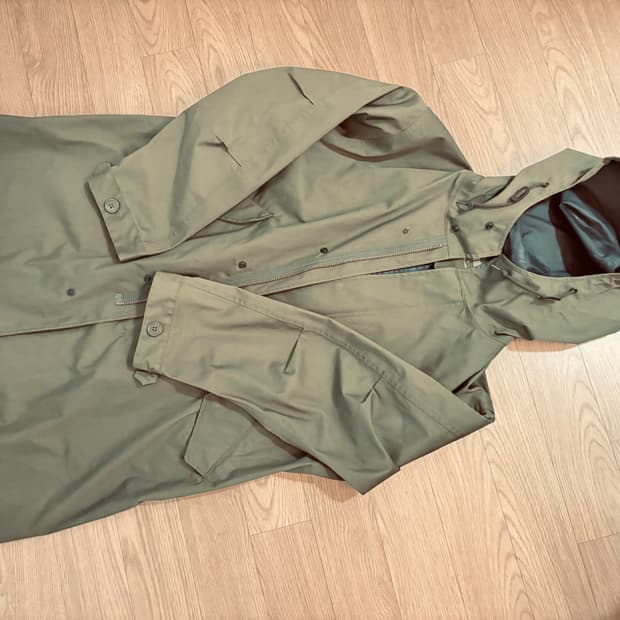 상태최상 유니클로 오버핏 블럭테크 피쉬테일 야상 웨더코트 여L 남m