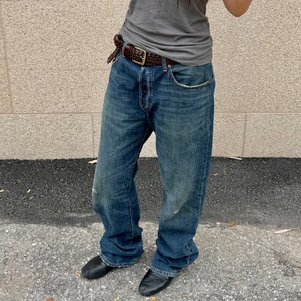 Vintage Levi’s 00s pants