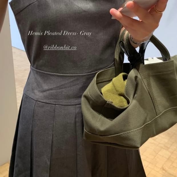 리본빛 hemis pleated dress