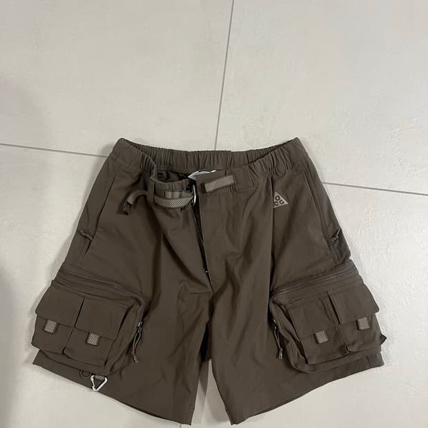 [L] 나이키 ACG 카고 쇼츠 아이언스톤