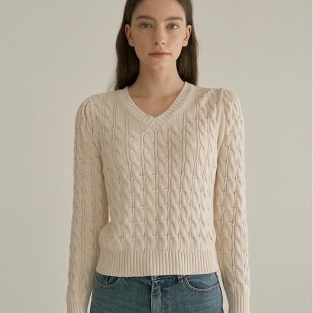 패브릭컬러지 롱 슬리브 케이블 니트 아이보리