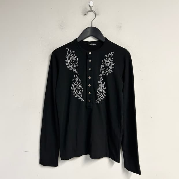 COMME DES GARCONS TRICOT design sleeve