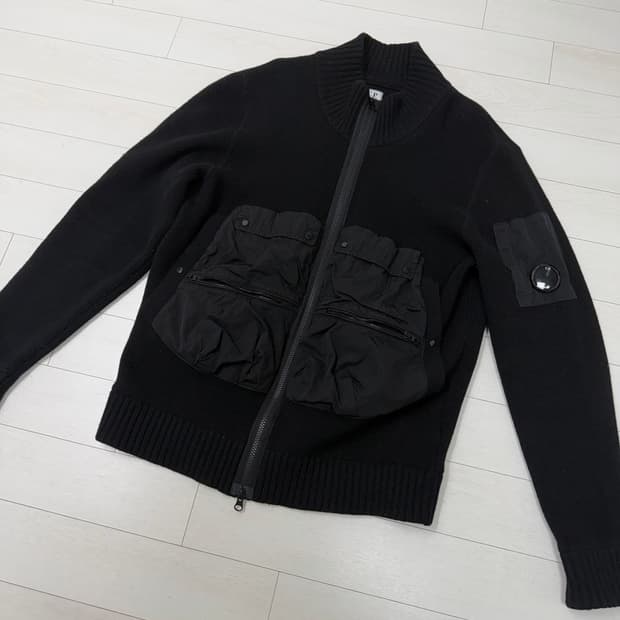 백화점텍) cp컴퍼니 집업 니트 105 사이즈   상태 9.3/10 고글