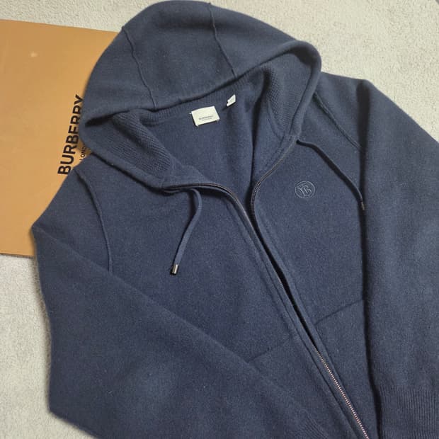 [정품] 버버리 TB 로고 케시미어 니트 후드집업