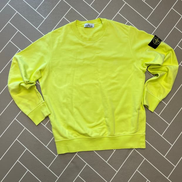 스톤아일랜드 22SS 와펜 형광 맨투맨