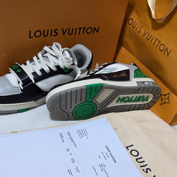 루이비통 벨크로 트레이너 스니커즈 9.5 Size