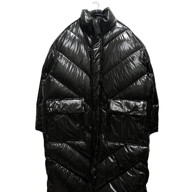 (L) 매종미네드 몬스터 패디드 롱다운 블랙